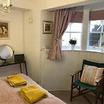 Seaside Flat With Sunny Garden.