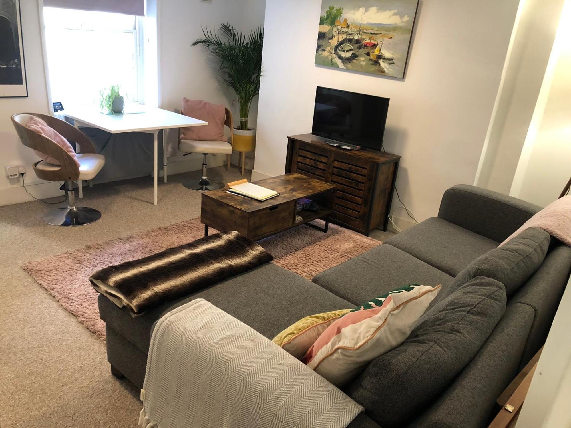 Apartment Seaside Flat With Sunny Garden. *